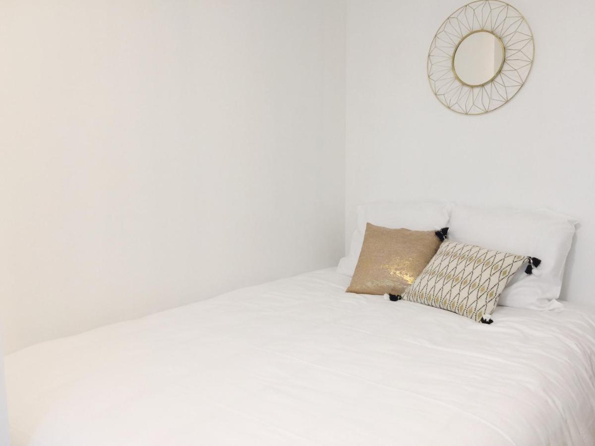 New Apartment In The Heart Of Le Marais ปารีส ภายนอก รูปภาพ